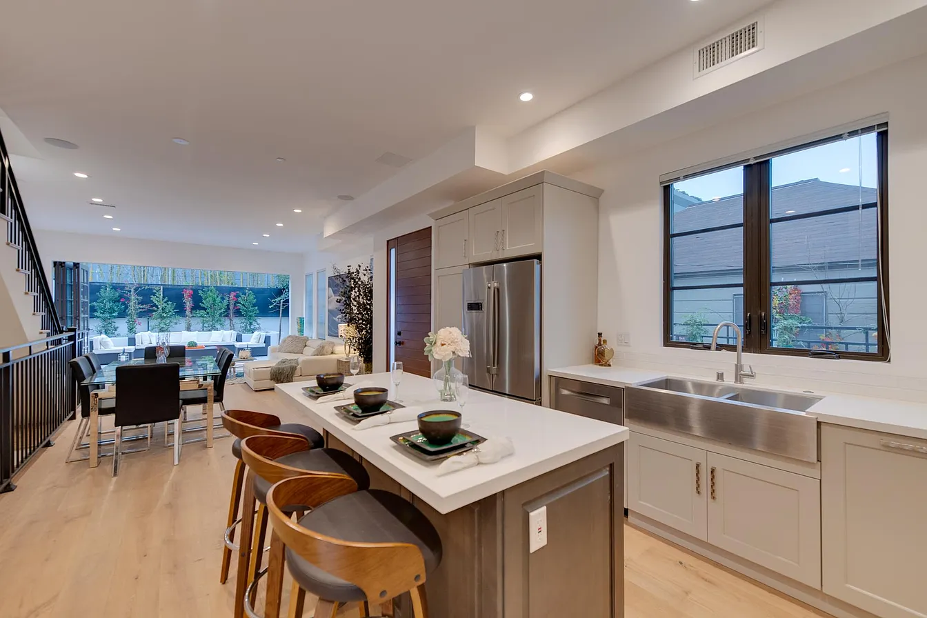 The Huntley Portfolio - 3