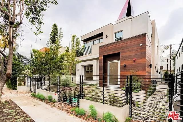 The Huntley Portfolio - 4